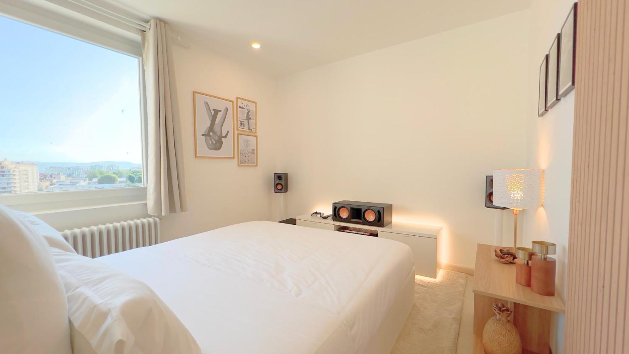 Ps5, Cinema & Jacuzzi - Skyline Luxe Apartment